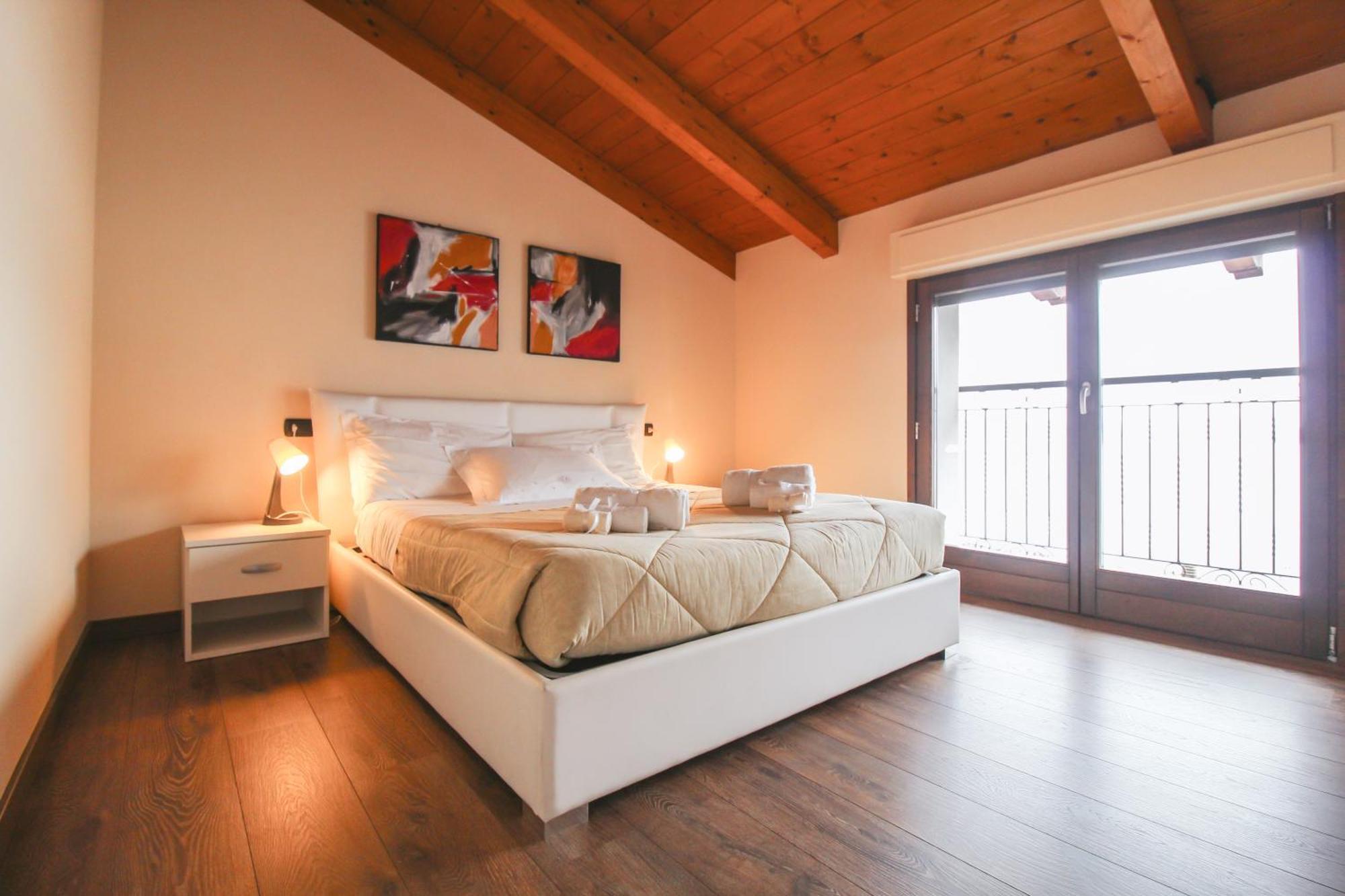 Appartamento Al Porto Pianello Del Lario Екстериор снимка