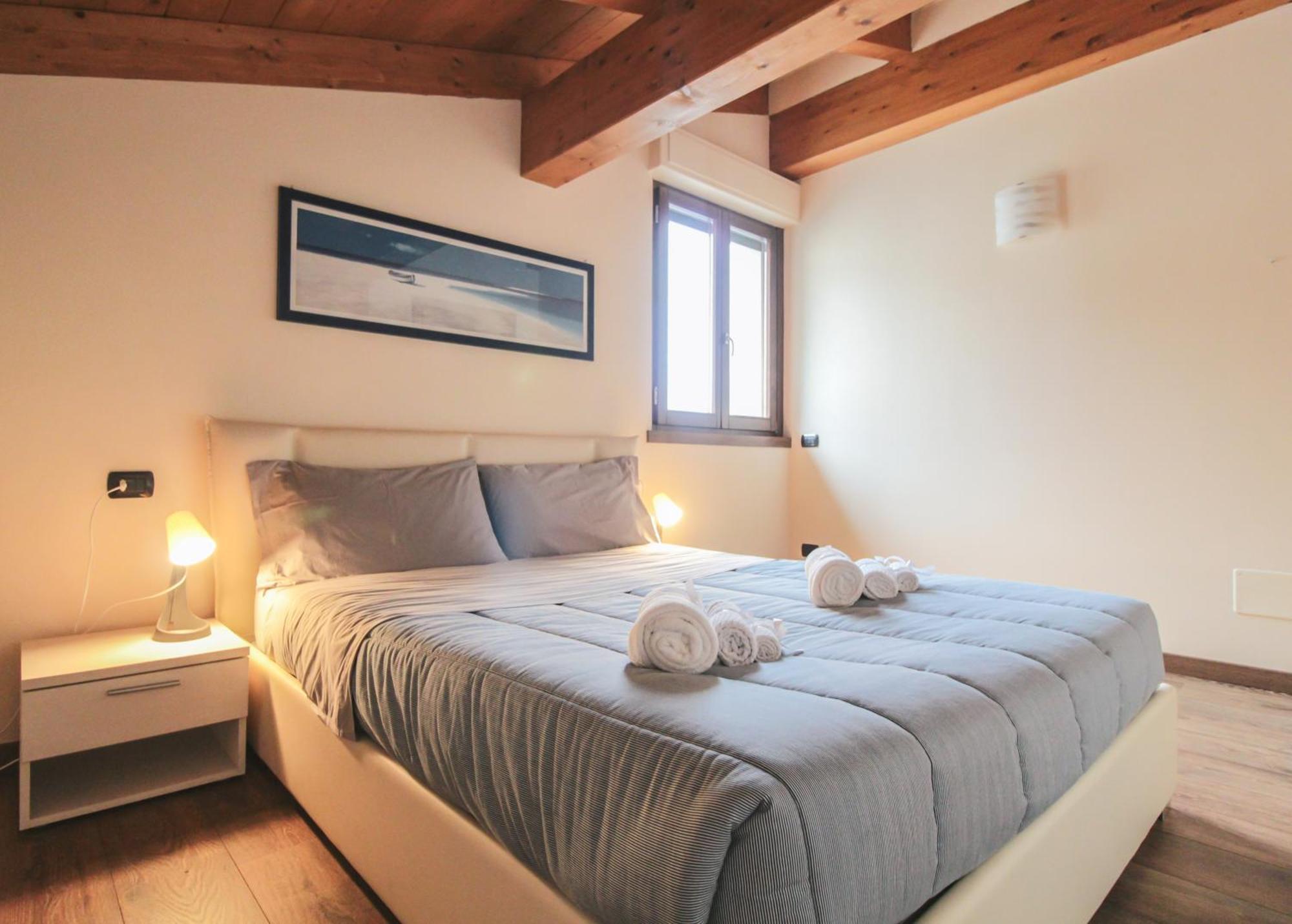 Appartamento Al Porto Pianello Del Lario Екстериор снимка